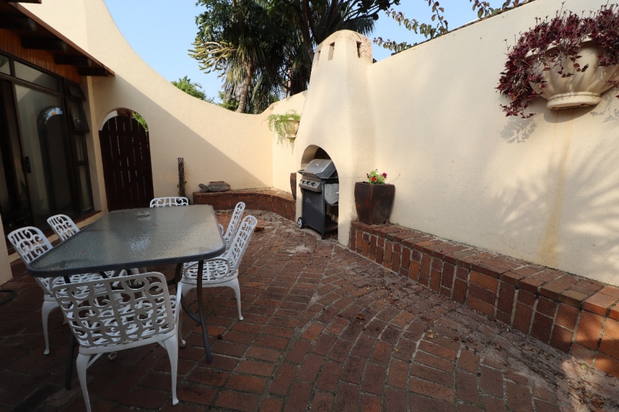 4 Bedroom Property for Sale in Summerstrand Eastern Cape